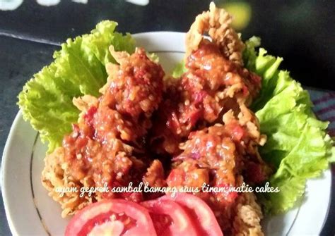 Ayam geprek adalah makanan ayam goreng tepung khas indonesia yang diulek atau dilumatkan bersama sambal bajak. Sambal Geprek Bawang - Resep Sambal Ayam Geprek Yg Enak ...