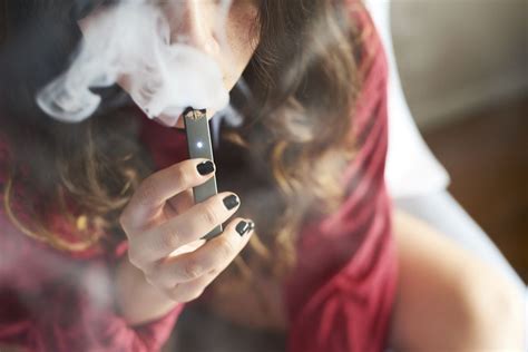 FDA ready to ban JUUL vape E-Cigarettes(Could be pulled from shelves as soon as end of today 