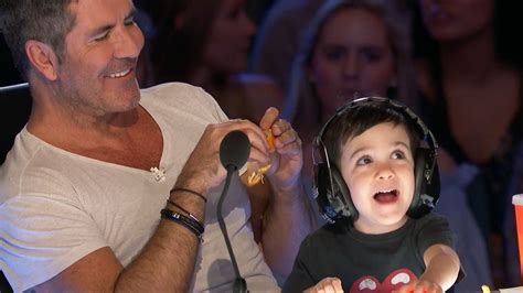 Simon is the son of julie brett (born josie dalglish), a ballet dancer and socialite, and eric cowell (eric selig phillip cowell), a music industry. Simon Cowell revela que seu maior medo é de que o filho ...