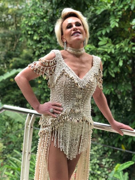 To no face como ana maria braga e. Ana Maria Braga usa réplica de vestido de Beyoncé - Olá Bahia