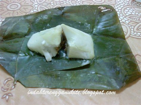 Namun tepung ini memiliki perbedaan warna, bentuk, dan kegunaan, bahkan jika dilihat dari kasat intinya tepung jagung terbuat dari jagung yang dihaluskan, jagung langsung dihancurkan saja lalu. Kuih Tradisi ; Tepung Bungkus :: Indah...TERENGGANU kite