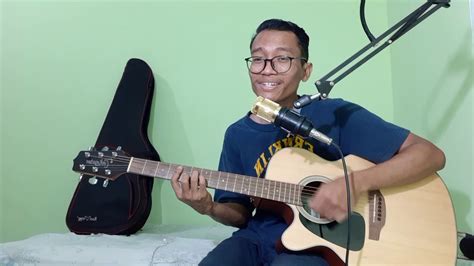 verse e a e waktu ke waktu perlahan ku rakit egoku e a f#m merangkul orang orang yang mulai sejiwa denganku a f#m e c# ke bm an membukakan jalan mencari teman a b e bergeraklah dari zona nyaman. Fourtwnty - Zona Nyaman (Cover Alakadarnya) - YouTube