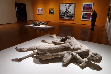 What museum has the bodies from Pompeii?
