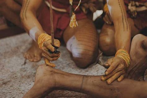 Selanjutnya, salah satu negara paling tua di dunia adalah ethiopia. Tato Tradisional Khas Mentawai, Seni Lukis Kulit Manusia ...