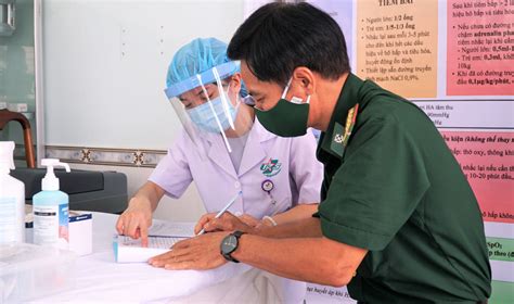 It was first identified in december 2019 in wuhan,. Tiêm vaccine phòng Covid-19 cho chiến sĩ biên phòng toàn ...