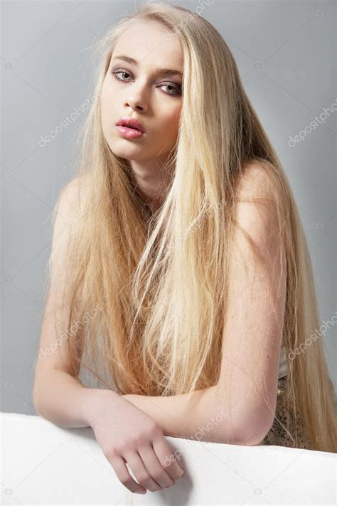 💚@siljemariemunkeby💚 #cartenoure #hairinspiration #rapunzelhair #verylonghair #blondegirl #blondehair #wavyhair #blondes #brunette #blonde… There is nothing more beautiful than a girl with long ...