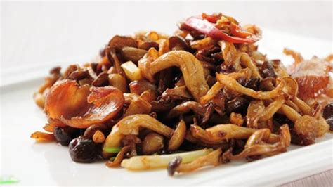 Lalu, tambahkan kecap, saus tomat, dan tomat. Resep Tumis Jamur Kecap Pedas Manis - Lifestyle Fimela.com