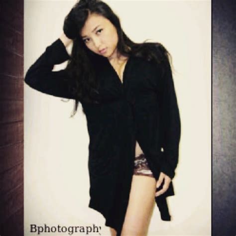 Timoun yo ap fè bank the. Koleksi Foto Farren Violetta Cantik Pose Seksi - Payudara ...