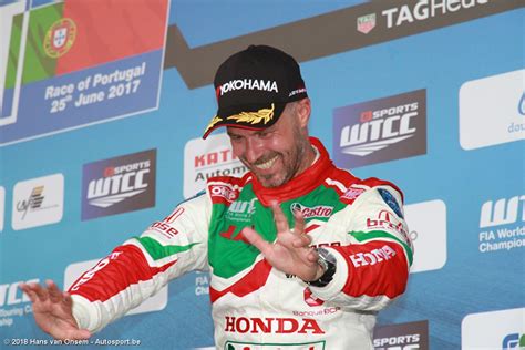 Honda official driver in the wtcr. Tiago Monteiro (Boutsen Ginion) en Esteban Guerrieri ...