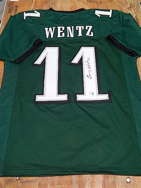 2017 bert bell award (player of the year). Signed Jersey, Carson Wentz, #11