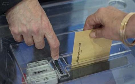 | meaning, pronunciation, translations and examples. Abstention, vote blanc ou vote "populiste": 77% des ...