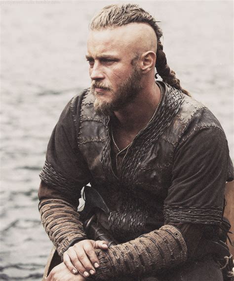 Strihy vikingského štýlu sú v skutočnosti podobné mnohým najteplejším vzhľadom. Vikingské Účesy Panske : Man Braids Hair Styles Viking Hair Men Hair Color : Vikingské účesy ...