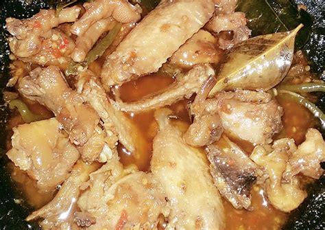 Bahkan tak hanya di manado saja, kini banyak warung makan hingga restoran menyajikan masakan ayam. Resep Ayam Rica-rica pedas manis oleh BoNaRiSa_BoNaTya ...