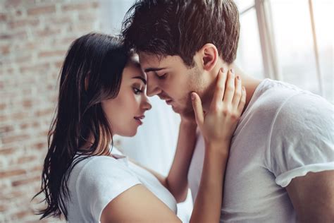 There are all sorts of unspoken rules about what it means to be casually dating, exclusively dating, or in a relationship, which can make it unnecessarily confusing for figuring out. 5 Main Differences Between Dating And Being In A Relationship