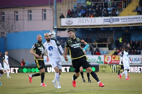 Apr 23, 2021 · duelul dintre gaz metan și dinamo este live video online pe prosport.ro. .:GAZ METAN MEDIAS:.: S-a declanşat nebunia la Mediaş ...