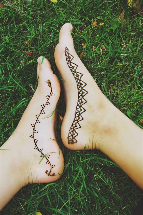 Henna tattoos originated in asia. Henna feet | Foot henna, Henna designs easy, Henna tattoo
