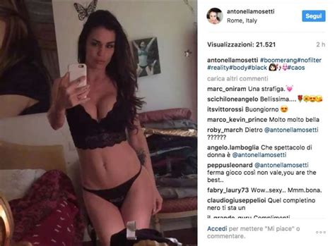 Da dopo quell'esperienza la sua carriera non si è più fermata e la showgirl a. antonella mosetti pubblica su instagram un video in cui ...