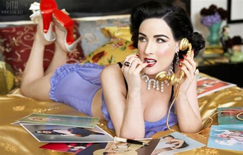 Dita von teese uhren online kaufen bei uhrenheld. Dita Von Teese To Launch Own Perfume - PerfumeDiary