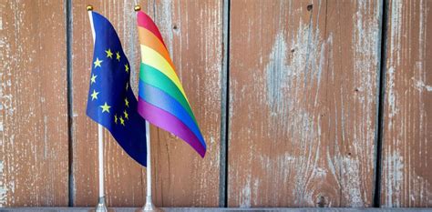 Kon je in de jaren '90 als. Groot Europees onderzoek: LHBTI-emancipatie nog lang niet ...