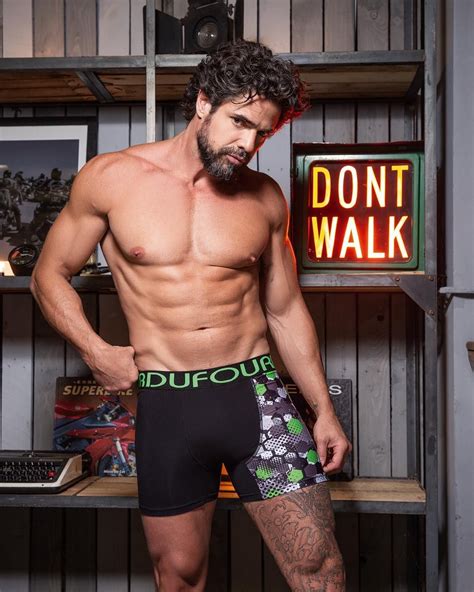 Luciano daniel castro (born 16 march 1975) is an argentine actor. Caras | Luciano Castro: publican nuevas fotos hot