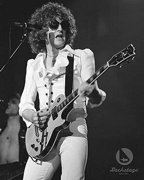 If you want to try again. Ian Hunter with Mick Ronson the 1975 tour | Mick ronson ...