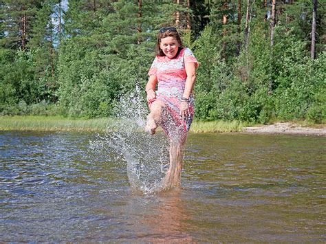 Lotta engberg is a swedish pop singer who rose to national stardom as a melodifestivalen contestant in the 1980s. Lotta Engberg: "Jag älskade att klä ut mig i mormors ...