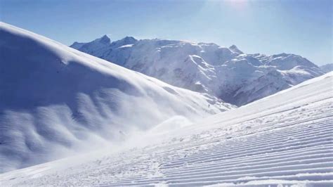 L'alpe d'huez's la sarenne is the longest continuous black piste in the alps, measuring 16km in total. Alpe d'Huez: Tunnel, Sarenne, Fare, Col de Cluy - YouTube