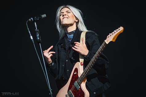 Daria zawiałow, król & igo. Daria Zawiałow z jesiennymi koncertami Helsinki Tour vol 2 ...