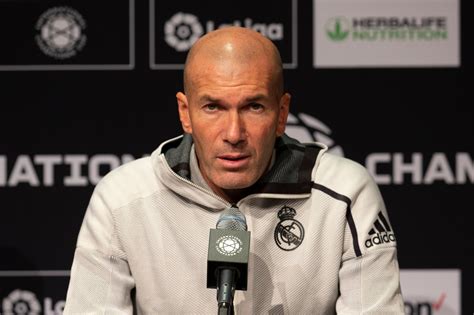 Ne david beckham'ın cadde çocuğu havaları ne cristiano ronaldo'nun apaçi tripleri, yeşil. Real Madrid: "Zinedine Zidane soll sein Schicksal bei ...