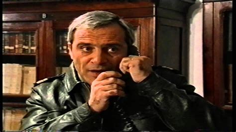 Wenn sie ihren lieblingsfilm und seinen namen kennen möchten, verwenden sie die suche, die sich oben auf der website befindet. Filme 25 de Abril - YouTube