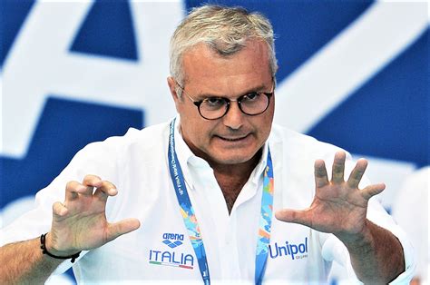 Una partita di pallanuoto vede affrontarsi due squadre, ognuna rappresentata in campo da sette giocatori. Pallanuoto: Italia prenota storia, ma Spagna è favorita ...