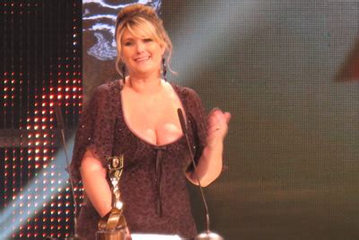 Facebook gives people the power to share and makes the world more open and connected. עירית קפלן זוכה בפרס אופיר 2009 לשחקנית הטובה ביותר על "סיפור גדול". צילום: אלי שגב - מגזין אידיבי