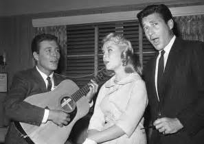 Family idioms (father,mother, sons, daughters,house). Roger Smith, star of '77 Sunset Strip,' dies at age 84 ...