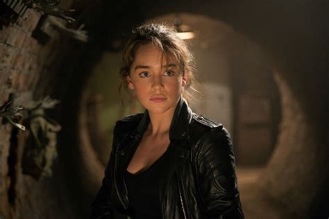 These people are inviting their own extinction in through the front door, and they don't even know it. Photo de Emilia Clarke - Terminator Genisys : Photo Emilia ...