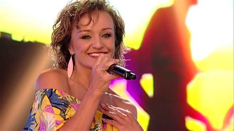 Check out szandi2's art on deviantart. SzerencseSzombat - Szandi - Bolond nyár - YouTube