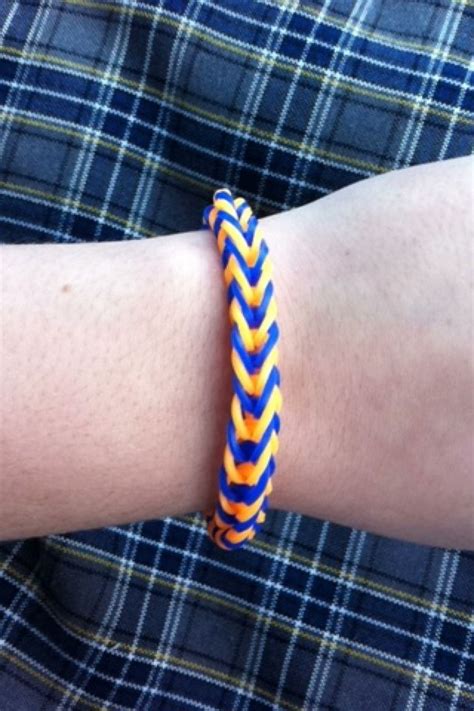 Rubber bands combine purpose with pleasure. Fish tale loom... | Loom bracelets, Rubber band bracelet, Band bracelet