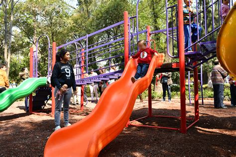 El pasado lunes, quienes subieron al juego fly over quedaron atrapados por varios minutos siguiente. NUEVO JUEGO INFANTIL EN EL PARQUE DE LA CHINA - NTCD Noticias