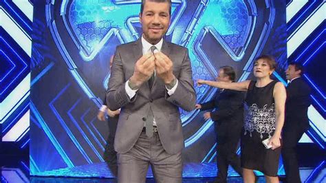 Showmatch — género entretenimientos/humor/reality show presentado por marcelo tinelli sintonía de cabecera twist and shout por the beatles país de origen … El insólito blooper de Showmatch que descolocó a Marcelo ...