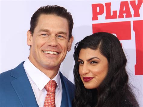 Born april 23, 1977) is an american professional wrestler, actor, and television presenter. John Cena feiert Red-Carpet-Debüt mit neuer Frau an seiner ...