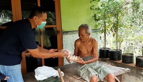 Jun 18, 2021 · celupkan ayam pada kocokan putih telur. Bagikan Daging Ayam Joper Dan Telur, Kolaborasi Iuran ...