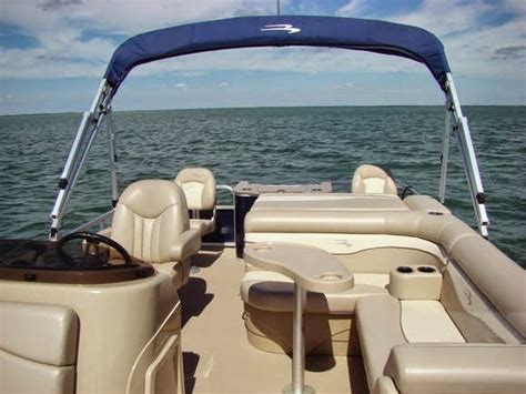 These pontoons (also called tubes) contain much reserve buoyancy and allow designers to create massive deck plans fitted with. Veada Boat Seats and Manufacturing: Prepare Your Pontoon ...