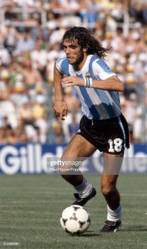 Melhores pastas de dante tarantini. News Photo : Alberto Tarantini in action for Argentina ...