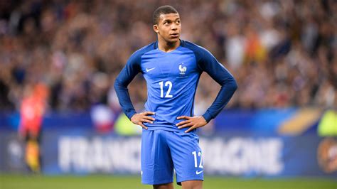 Kylian mbappe · feisty richarlison just wants to win and score goals, says benitez · ronaldo, kane and a football world only getting smaller · psg star kylian . Kylian Mbappé avait la possibilité de jouer pour l'Algérie ...