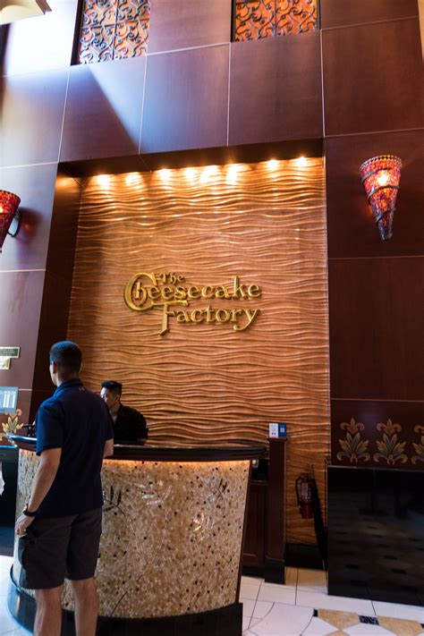 There's always something new at the cheesecake factory! Cheesecake Factory The Grove (L.A | Low carb och Lchf