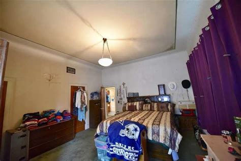 Besoin de vous faire un avis sur closet revival ? 1927 Spanish Revival - Del Rio, TX - Old House Dreams