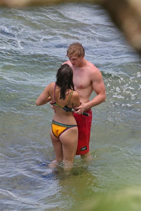 We did not find results for: chloe bennet in a bikini with logan paul in Hawaii-050717_6