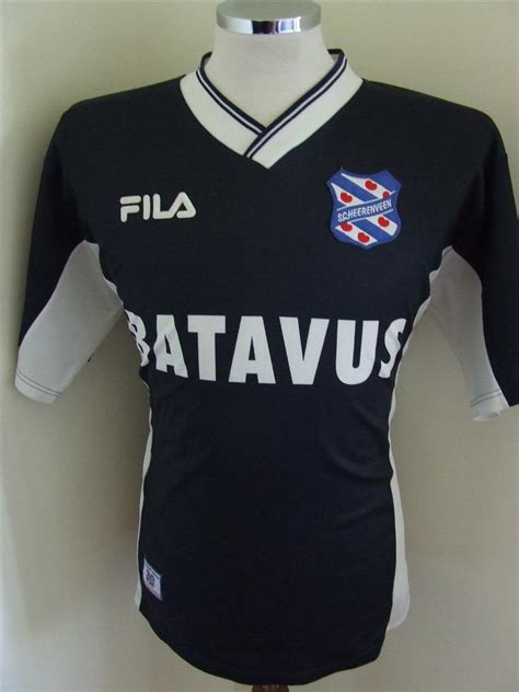 Sc heerenveen, also known as de superfriezen (the super frisians), is a dutch football club do you also want to show your support for the club, then get your sc heerenveen shirt today, at unisport. SC Heerenveen Away football shirt 1990 - 1991.