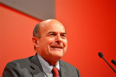 Notizie su pierluigi bersani a salerno. Pierluigi Bersani al Paladozza di Bologna
