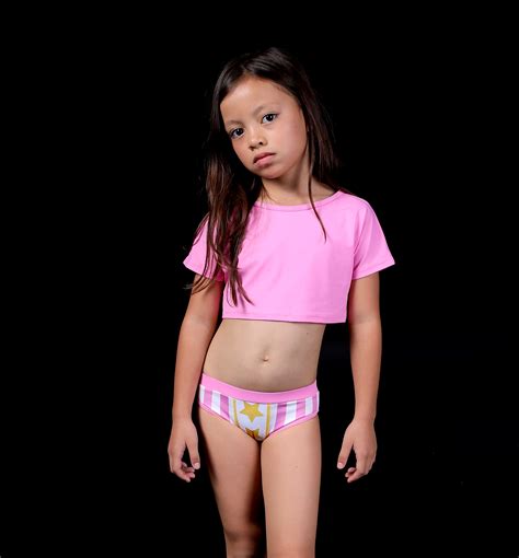 Disponible en talla y color: kids girl culetin