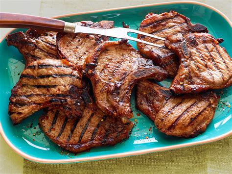 In a medium bowl, mix together soy sauce, brown sugar, ketchup, minced garlic, apple cider vinegar and oil. Recipe For Thin Sliced Bone In Pork.chops - The Art Of ...